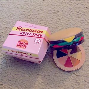 Revolution Beauty Tasty Burger Eyeshadow Palette